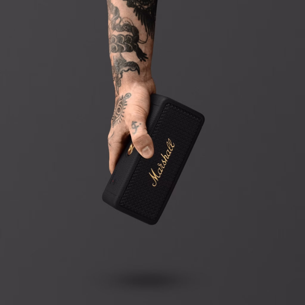 emberton ii hand detail desktop 6